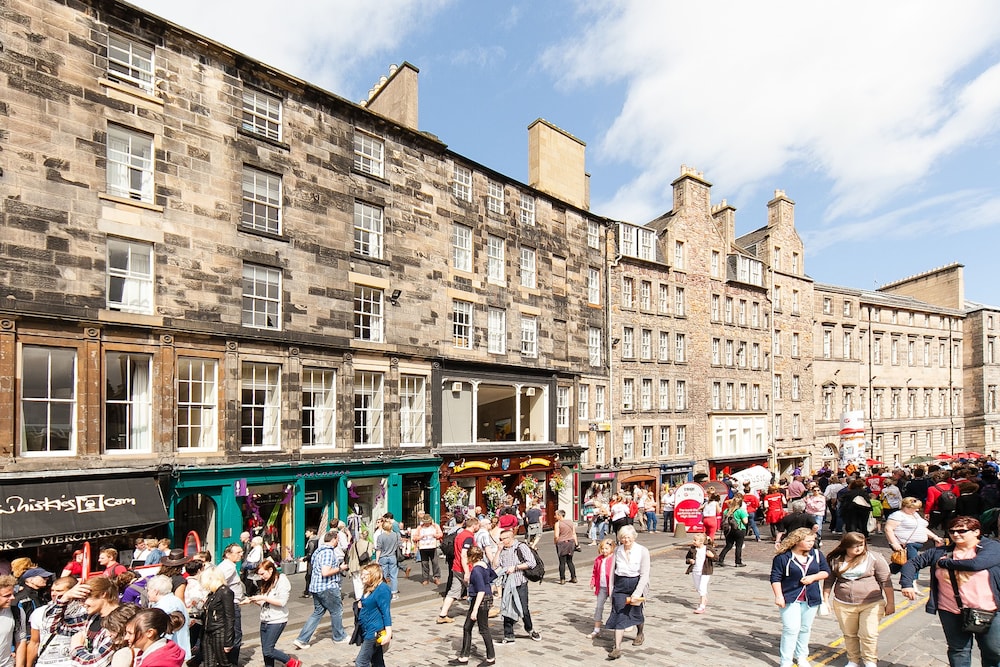 Burnets Apartments