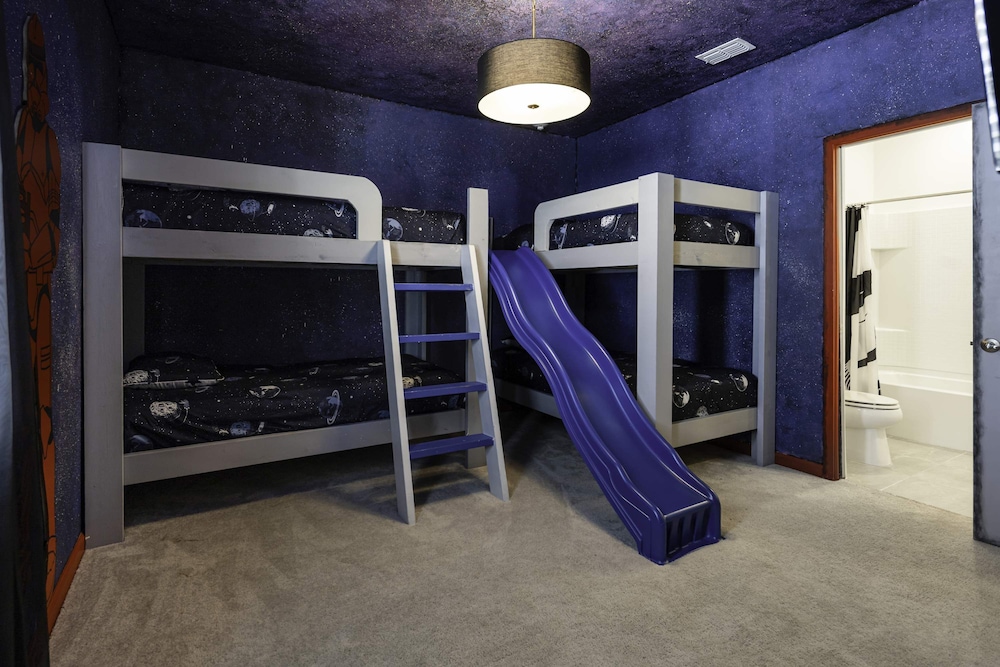 Family Villa w Pool Games n Themed Rooms