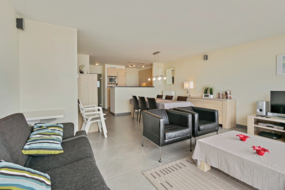 Flat in Blankenberge With Ocean Views