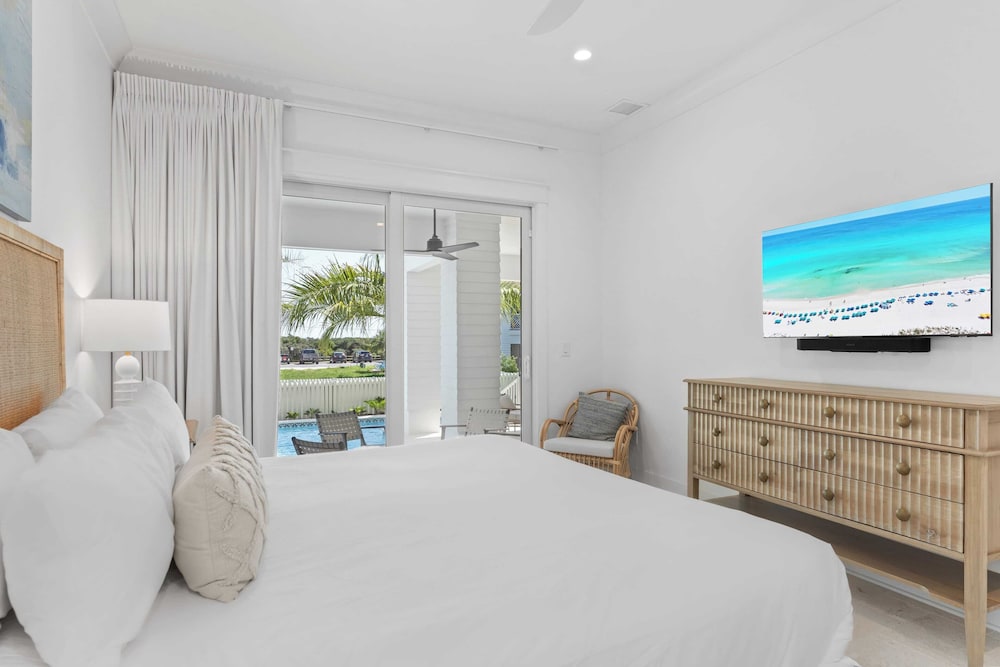 Sleeps 24 Beach Retreat w/ Pool, Rooftop Deck, Steps to Inlet Beach & Near Rosemary, Alys, Seacrest Dining & Shops The Palm 30A by Avantstay