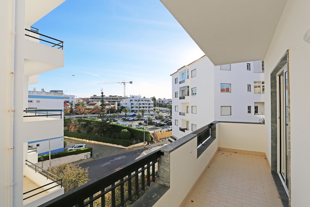B61 - Carnation Sun Apartment in Lagos
