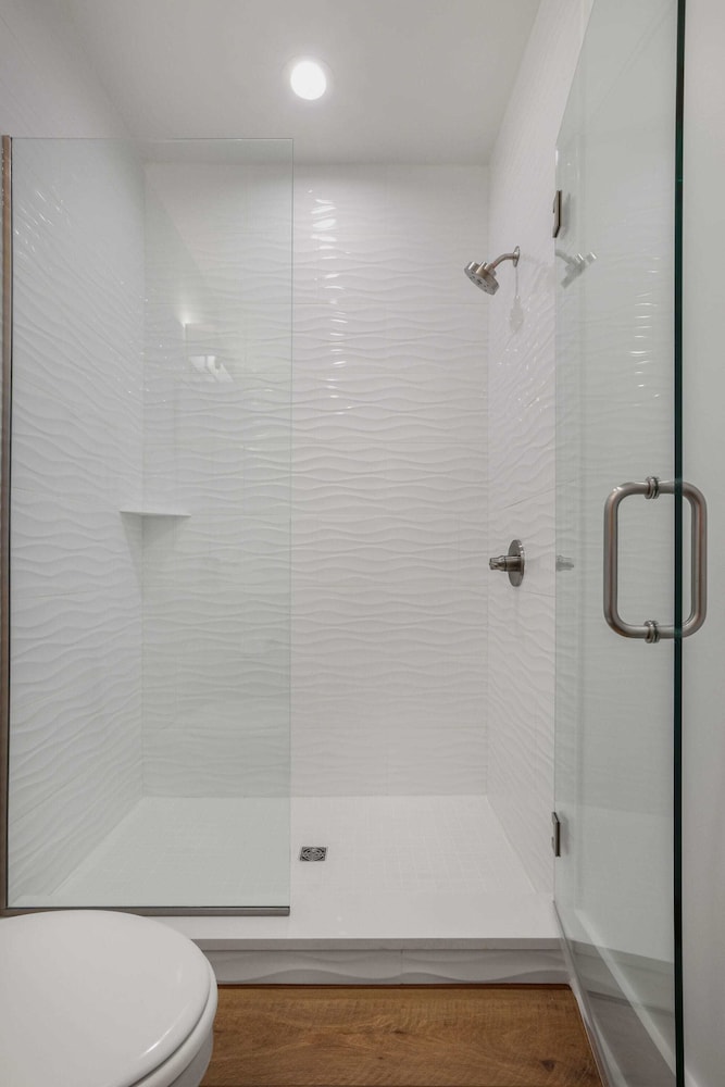 Whimsical Way 4 Beds 4 Baths NEW Near Beach