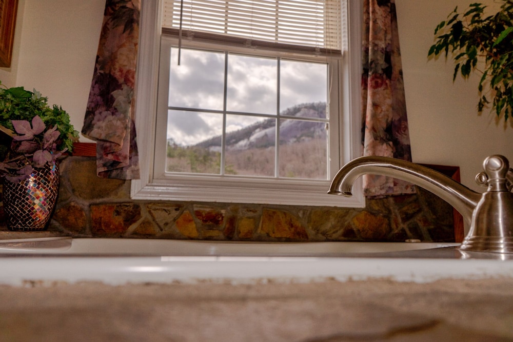 The Chimney Rock Inn & Cottages