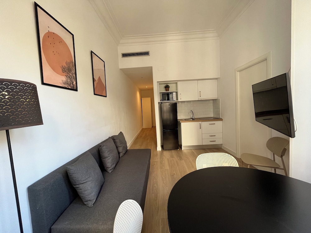 Apartamentos Express by gaiarooms
