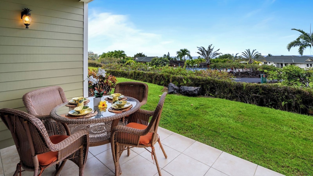 Updated Townhome Ocean View Private BBQ & Lanai - Vrkcv