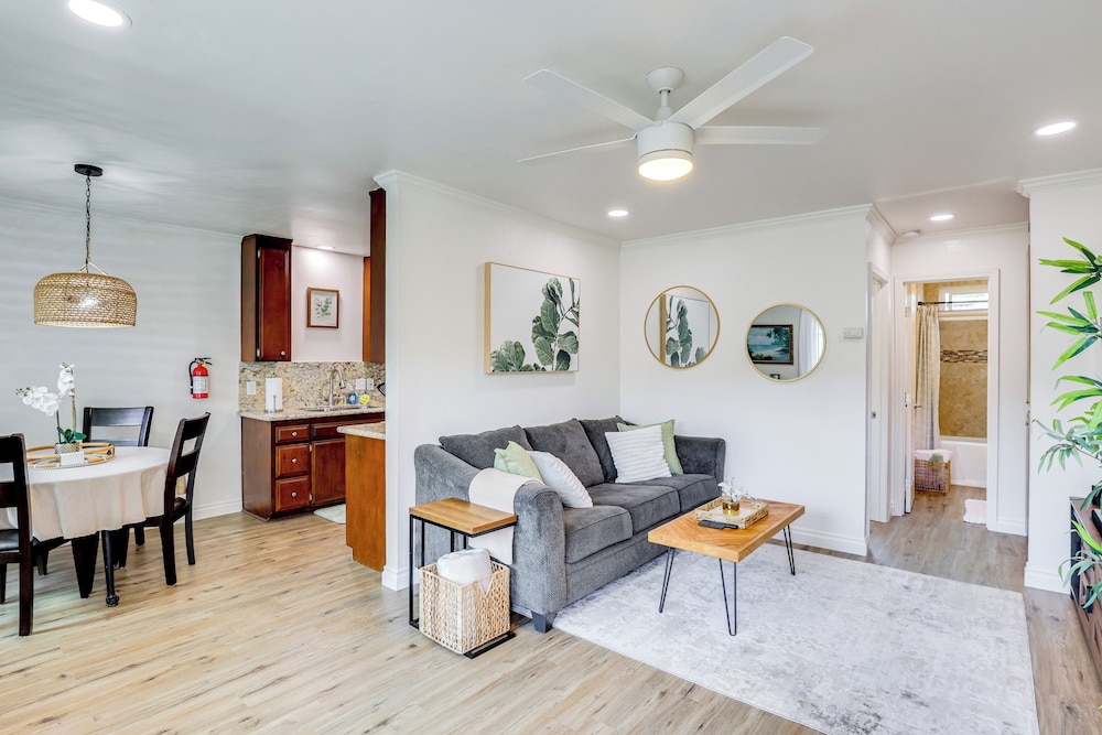 1 Mi to Oceanside Municipal Pier: Condo w/ Balcony
