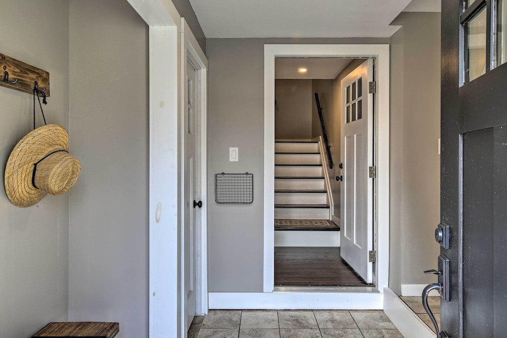 Stylish Pine Plains Home Near Parks Hiking! - Property Image 10