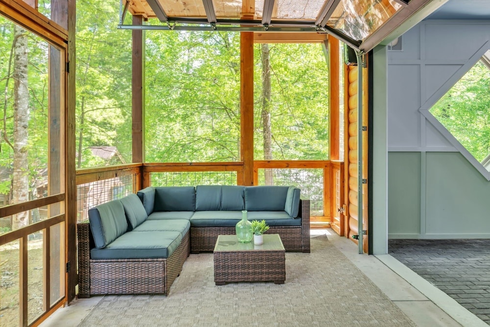 Er62 - Smoky Splash Getaway 3 Bedroom Cabin