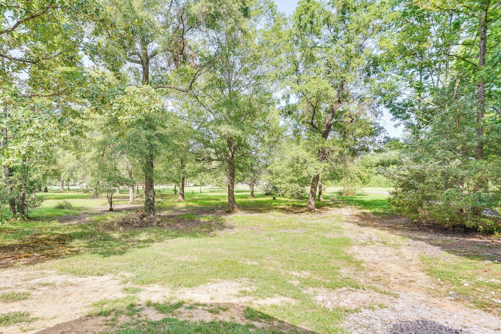 Couples Cabin in Broken Bow ~ 5 Mi to Downtown!