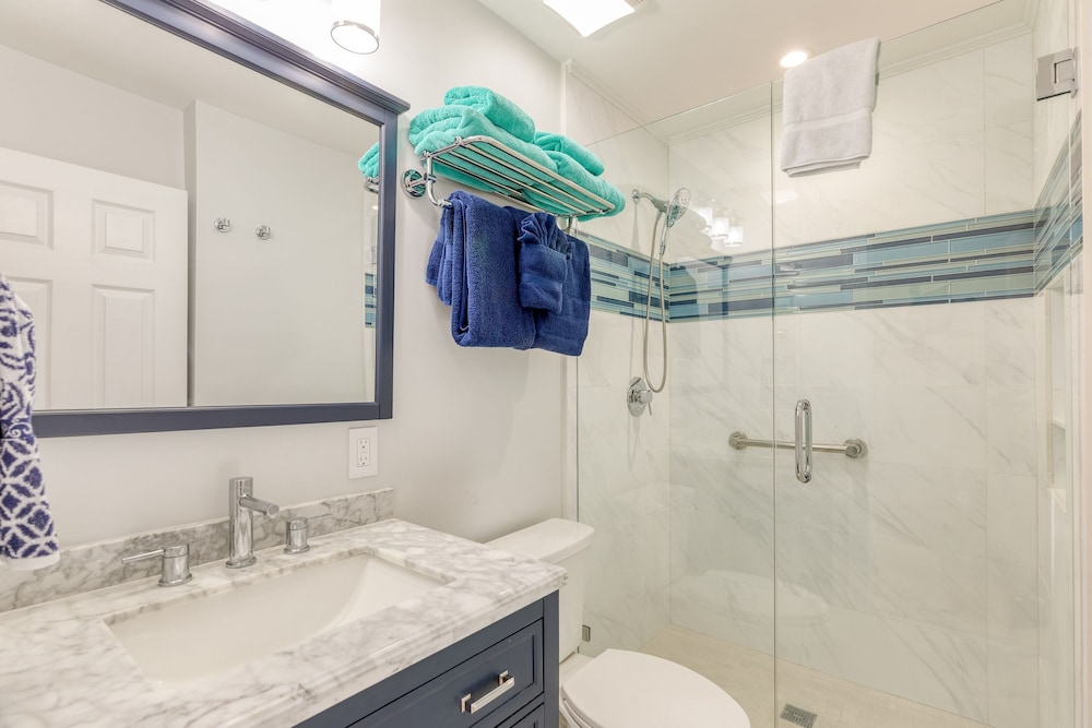 Bahamian Reed by Avantstay Walk to Everything w Community Pool Week Long Stays Only