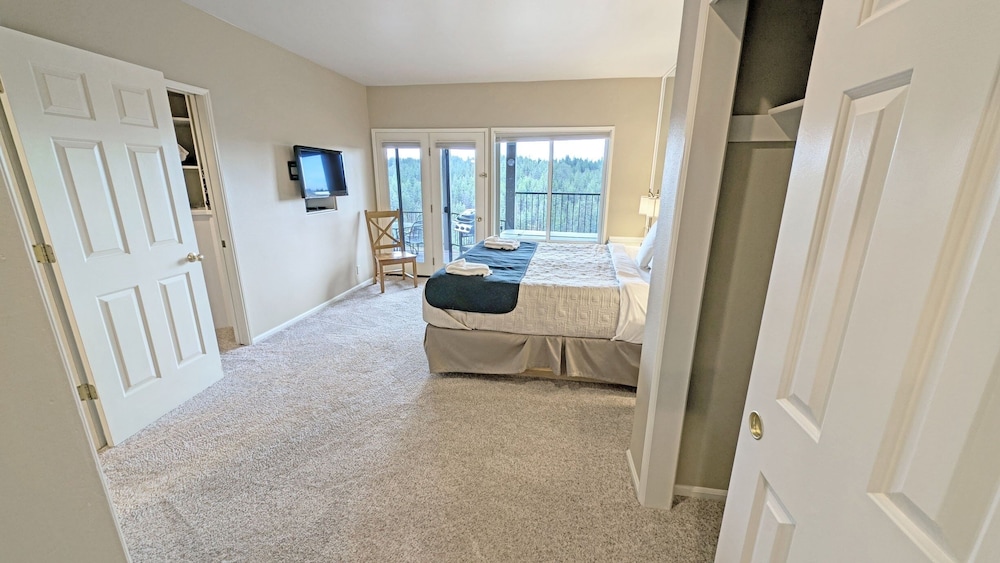 Mt Bachelor Village 332 2 Bedroom Condo