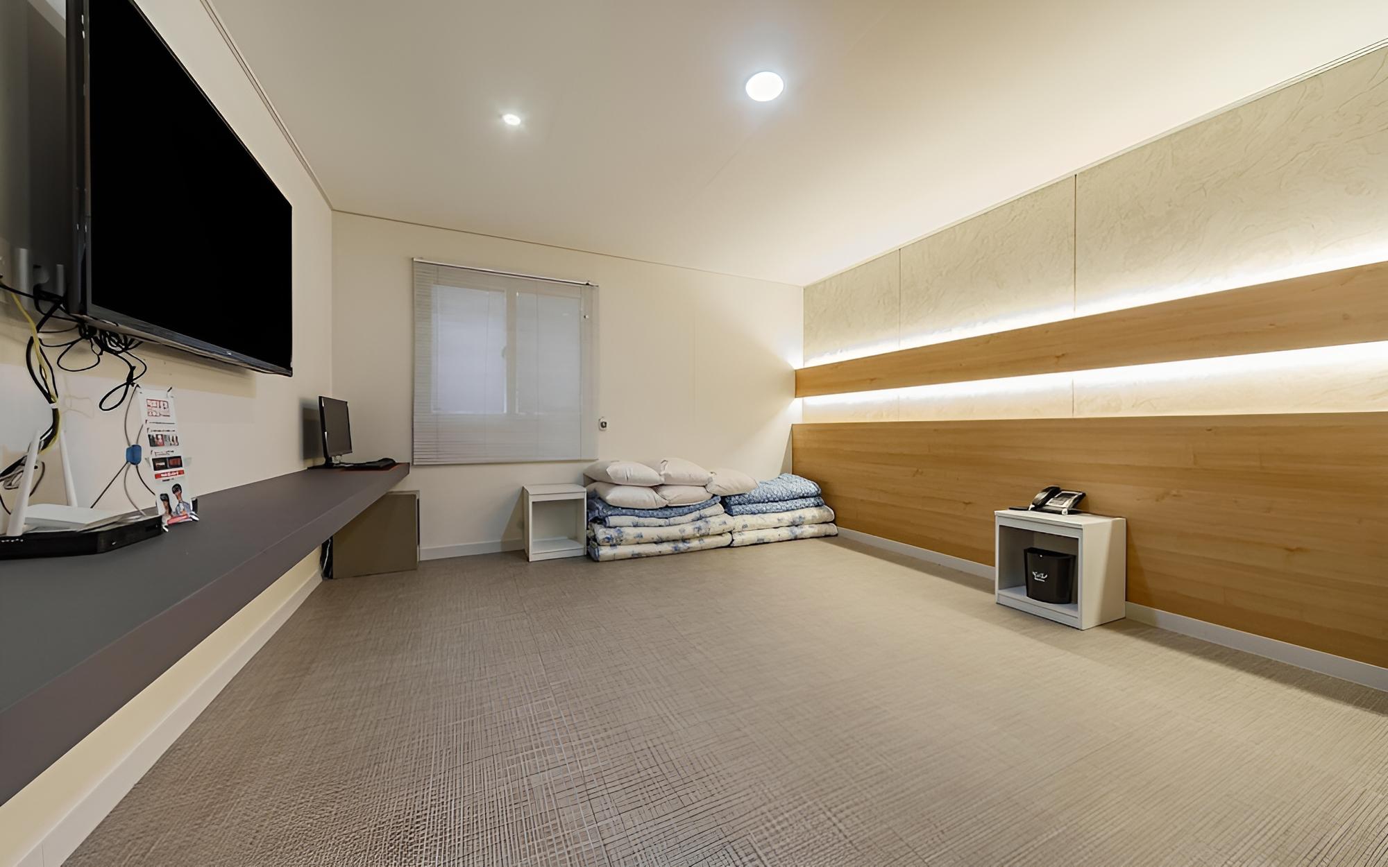 Changnyeong Hotel Countinue view 3