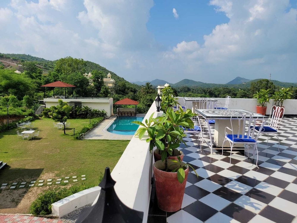 Aura Gold Resort