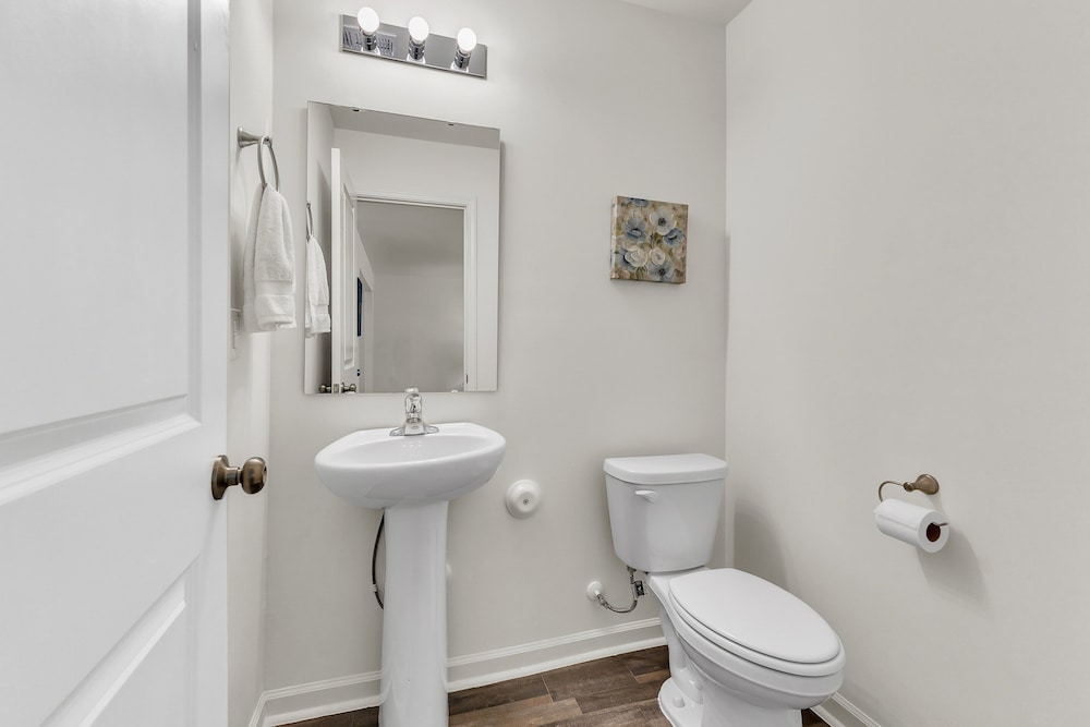 Quiet Retreat Perfect for Families 5 Bedroom Home
