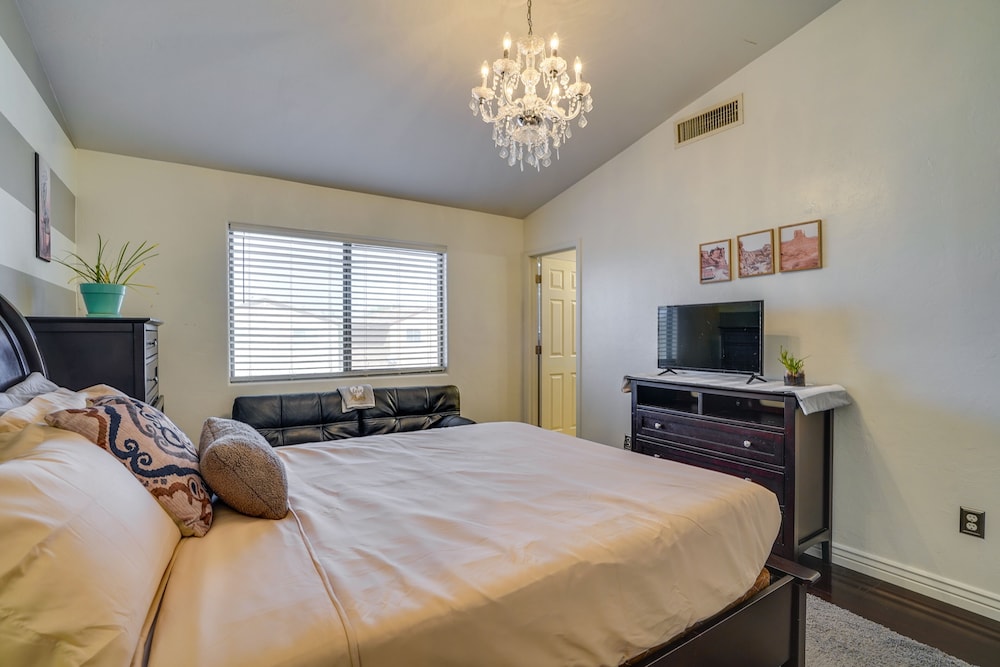 Cozy Tucson Getaway w/ Hot Tub: 4 Mi to Casino