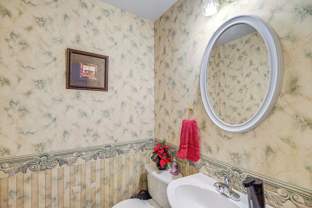12 Mi to Dtwn Houston: Family-friendly Home!