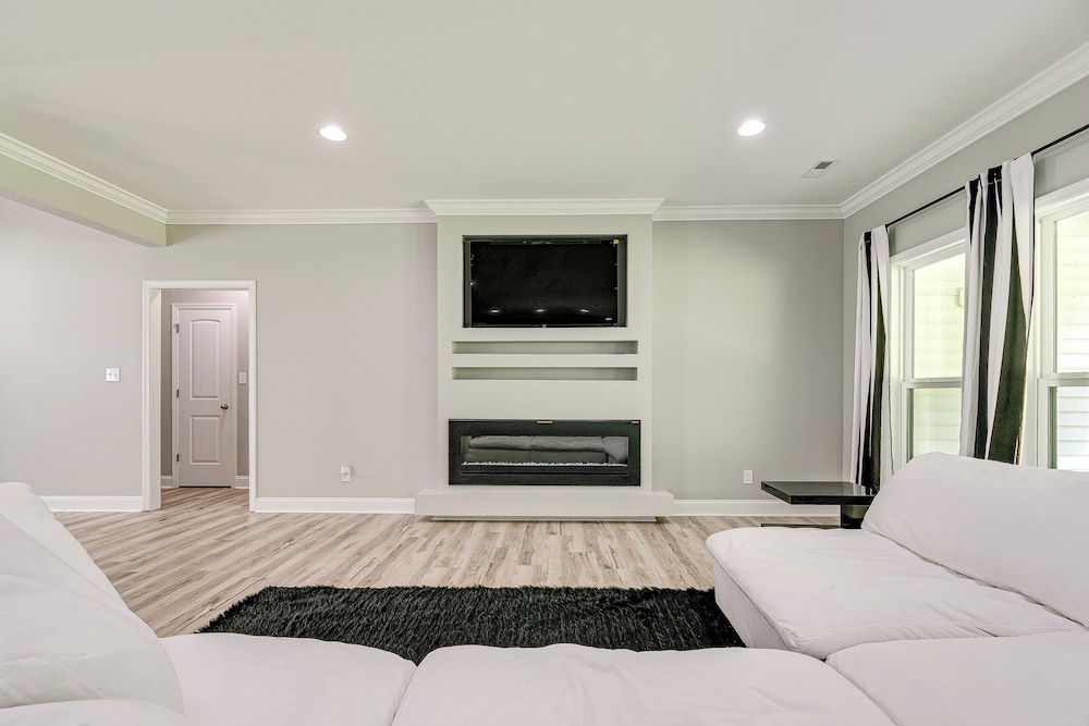 Secluded 18-acre Retreat in Staley w/ Game Room