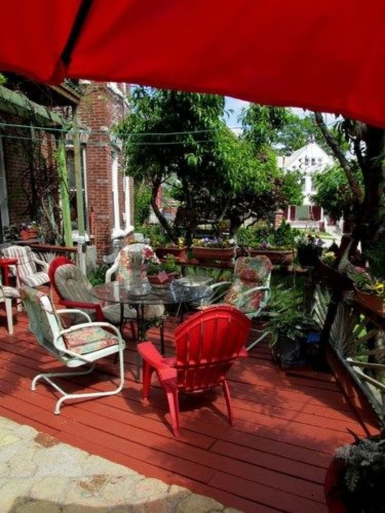 1812 Overture B&B
