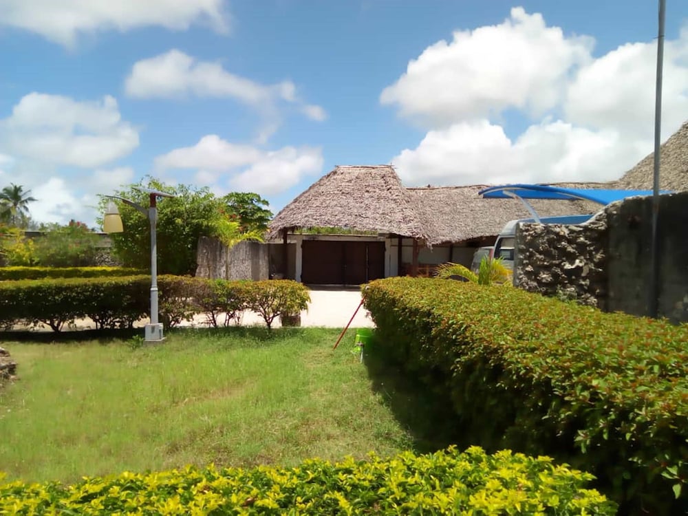 Zan Oceans Resort