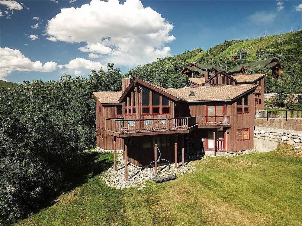 Ski Trail Lodge II