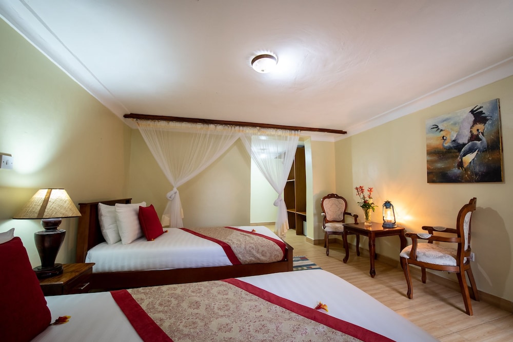 Crater Safari Lodge