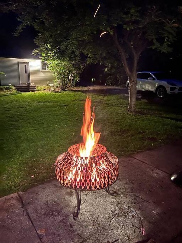 Marmora Hideaway - Peaceful Cottage w Wi-fi Clearwater