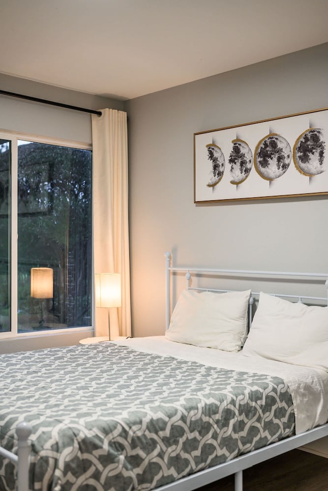 Luxury Hilltop Stay Pool Views Sleeps Many