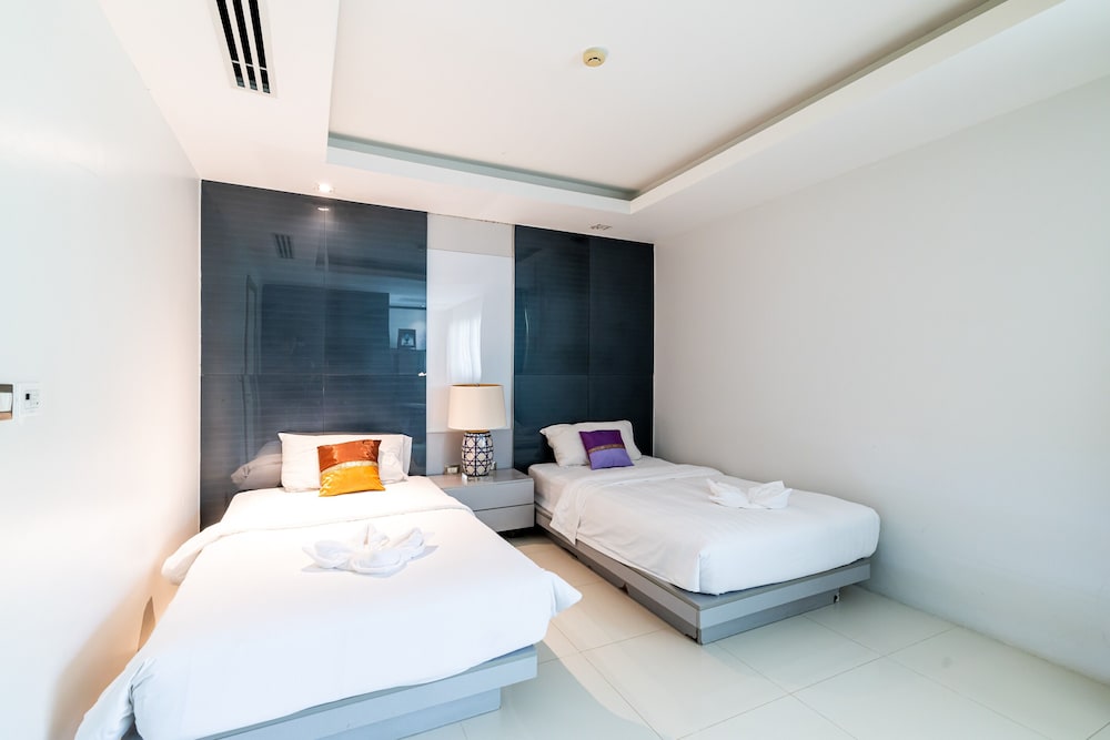 Phuket Moonlit Bay Seaview Resort&Spa