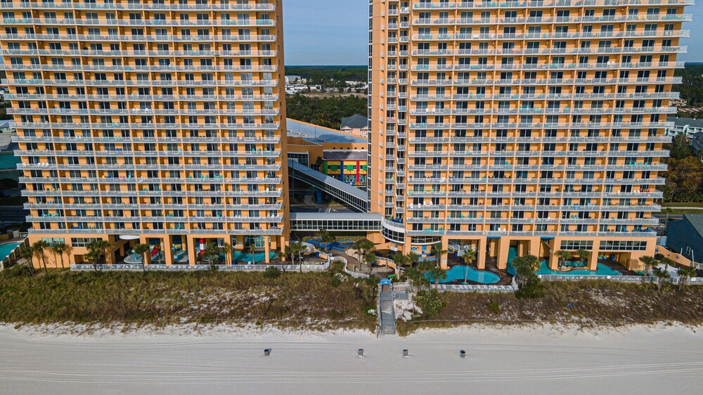 Beachfront Haven 2 BDR Kid-friendly Resort! view 5