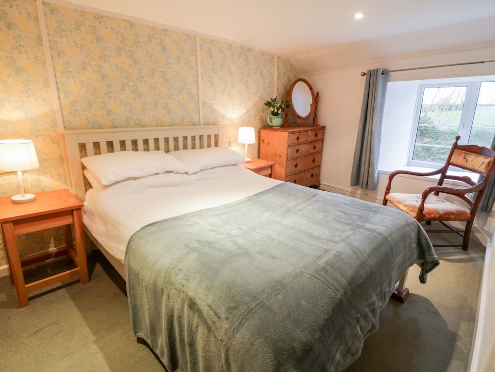 2 Rose Cottages