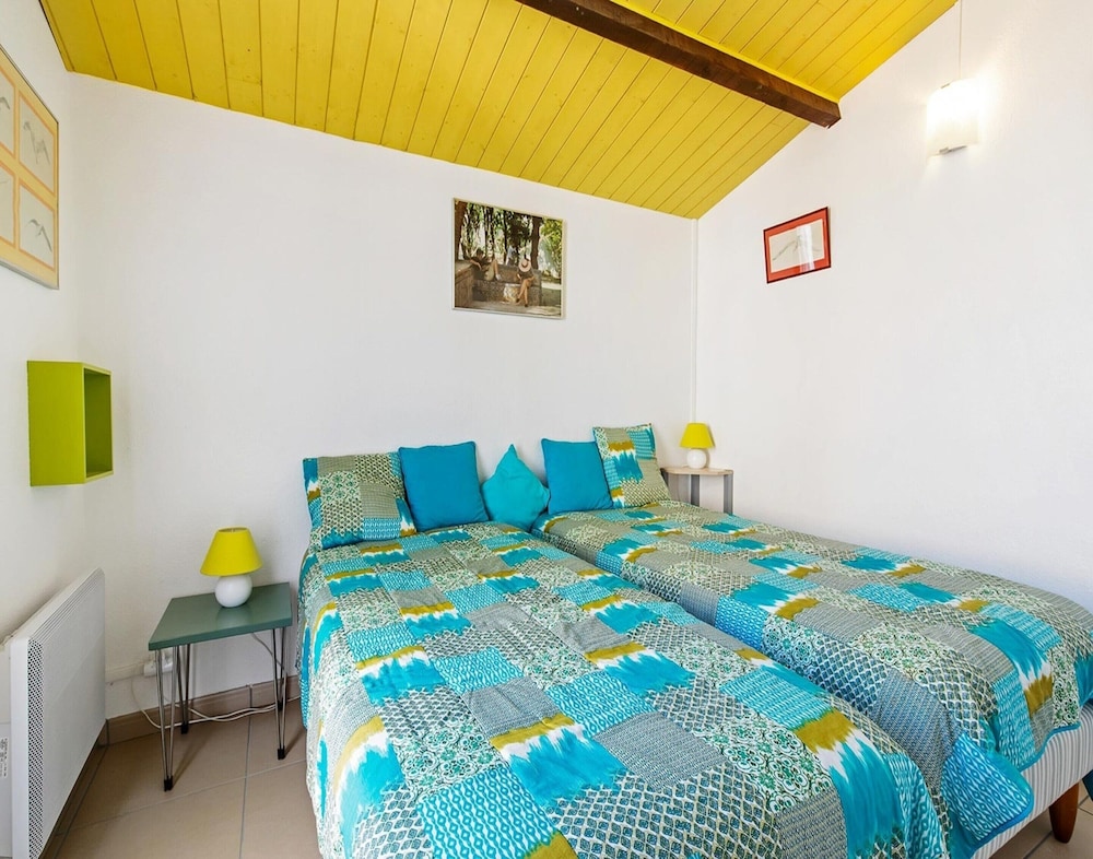 Stylish 2-bedroom Retreat in Agde