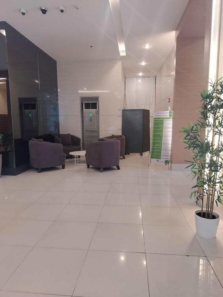 Cozy Condo in Quezon City With Private Pool