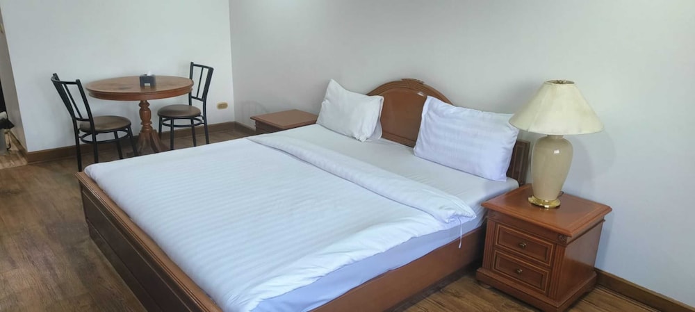 Omni Tower Sukhumvit Nana - Direct