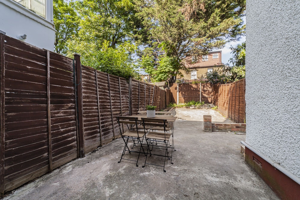 The Neasden Villas