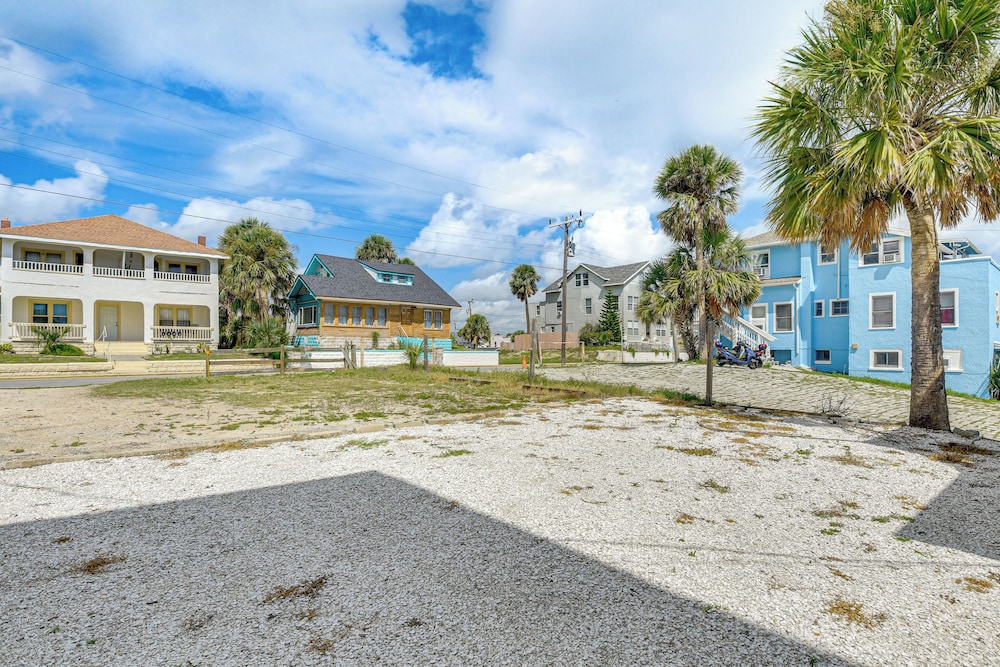 Steps to Sand: Studio Stay in Daytona Beach!