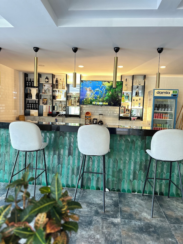 Mogons Exclusive Hotel - Image 138