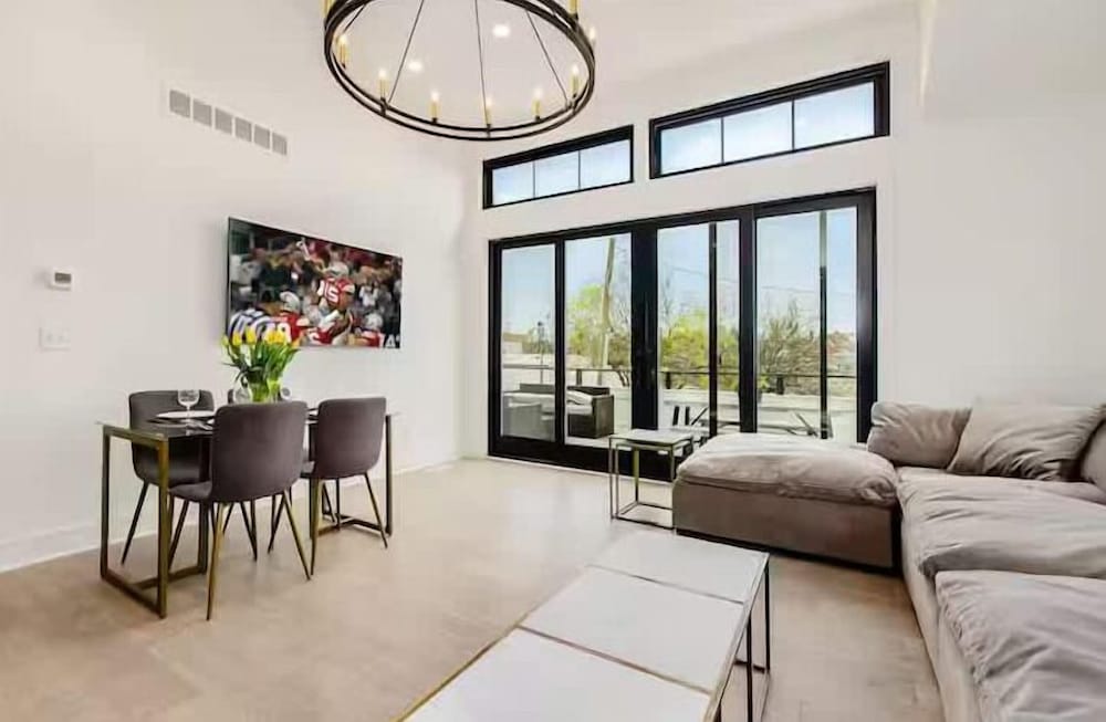 Jungle House Designer Residences – Downtown Columbus