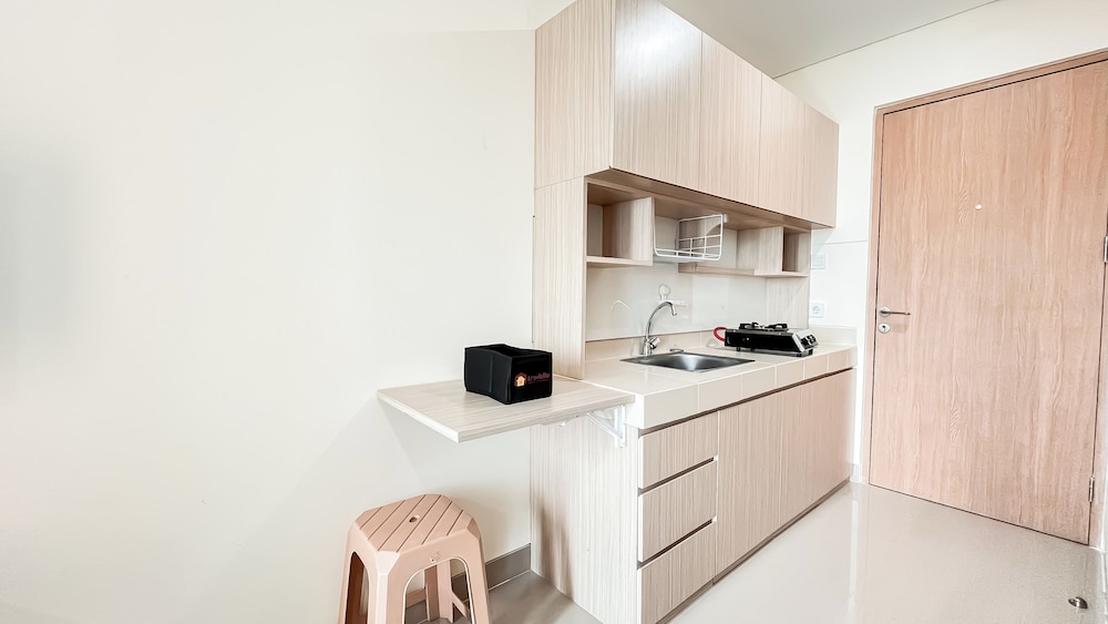 Simply And Homey Studio Room Apartment B Residence