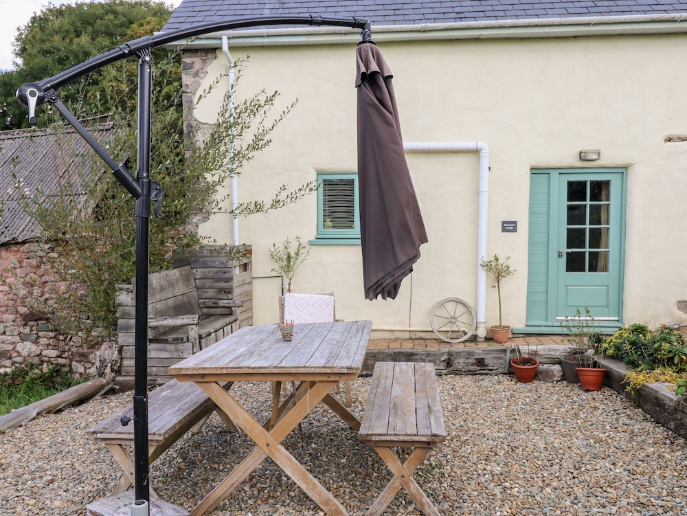 Pembroke Vacations - Beekeeper's Cottage - Property Image 1