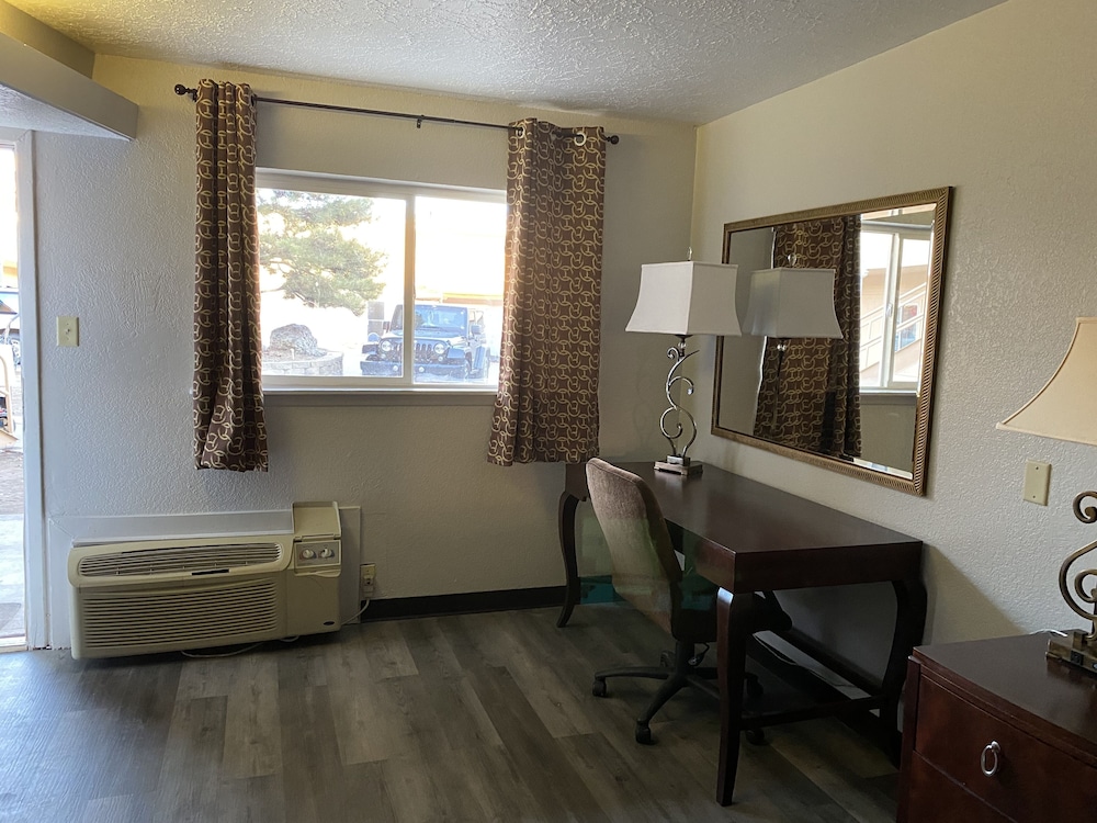 Four Corners Inn