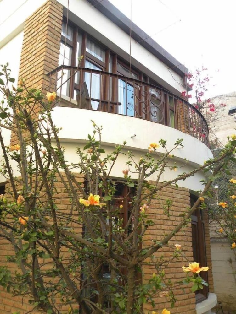 El Jardin Suites and Guest House