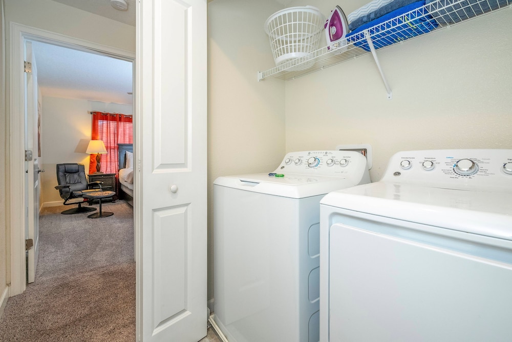 Storey Lake 4 BR With Private Pool