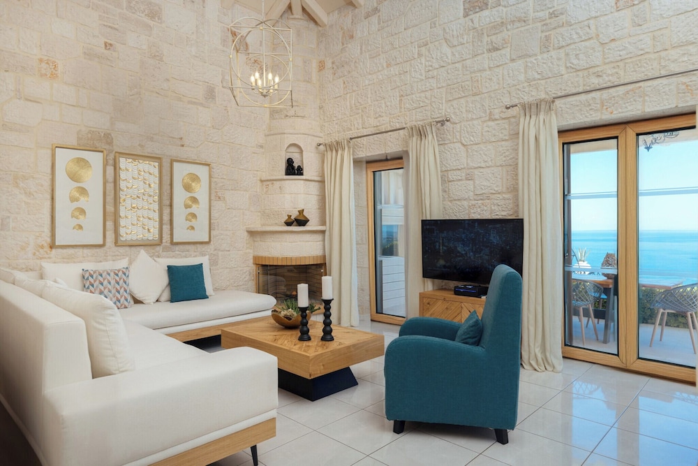 Emerald Villas & Suites