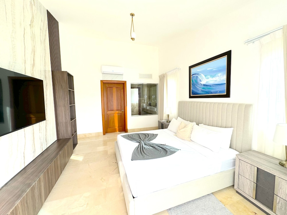 Playa Palmera Beach Front Apartments