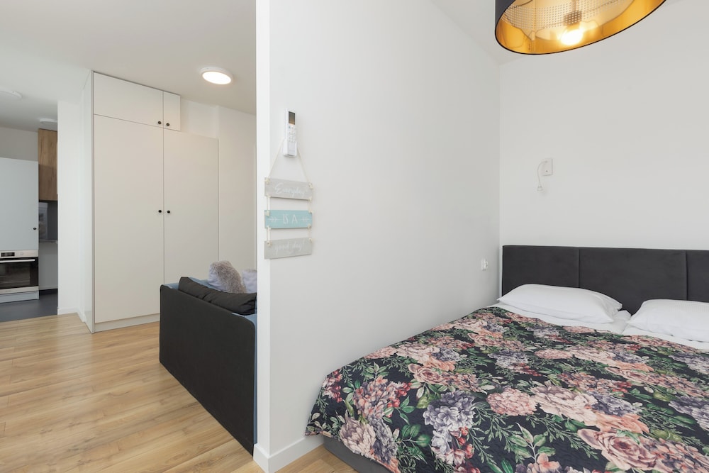 Kokoryczki Studio Warsaw by Renters view 3
