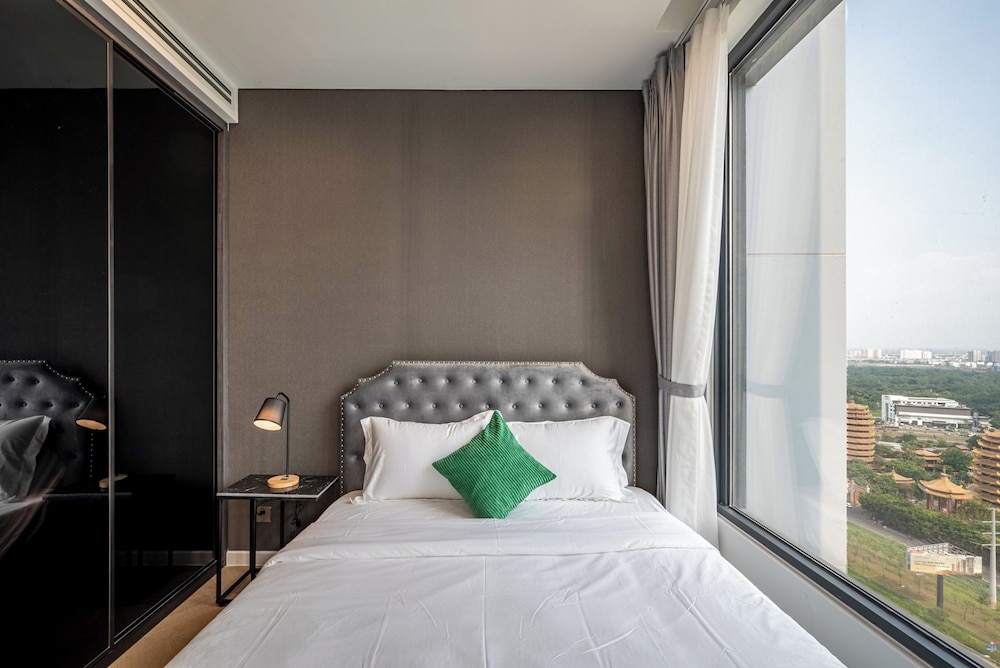 Sunny Lumiere Riverside Luxury Residence