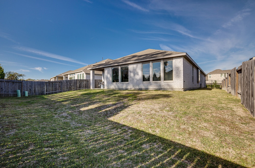 Texas Gem: Home Office Patio, Near Lake Houston - Property Image 18