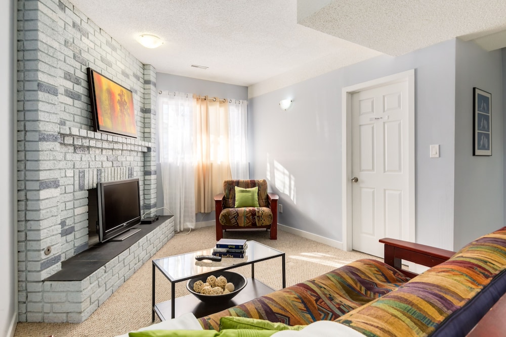 4 Bedroom Suite in Calgary