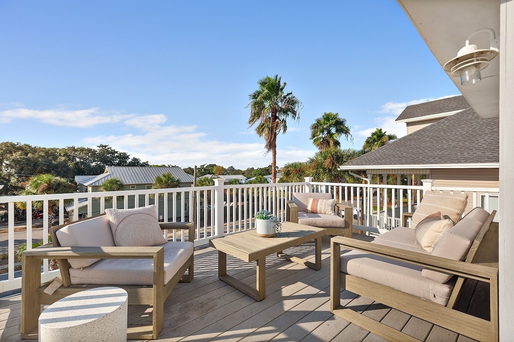 Destin Oasis Coastal Hideaway With Backyard Fun 4 Bedroom Home