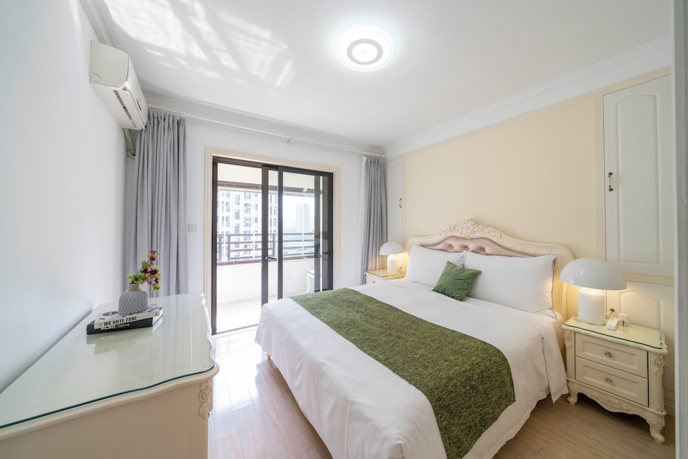Tyms Modern 2BR APT Xujiahui Dacheng